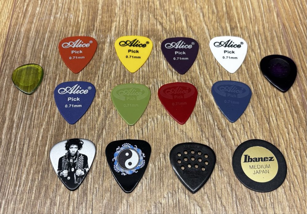 Conjunto de 16 Palhetas de Guitarra