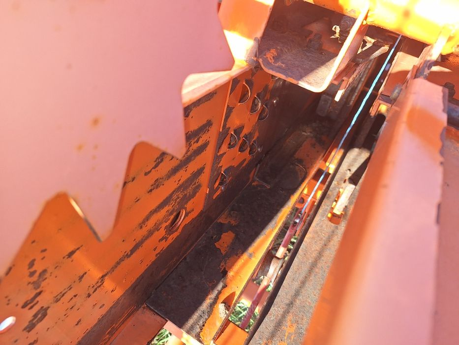 пресс подборщик/тюкопрес/
прес-підбирач Рівєра wartsila