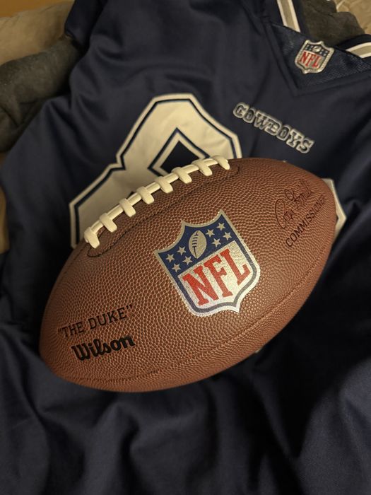 NFL bola completamente nova