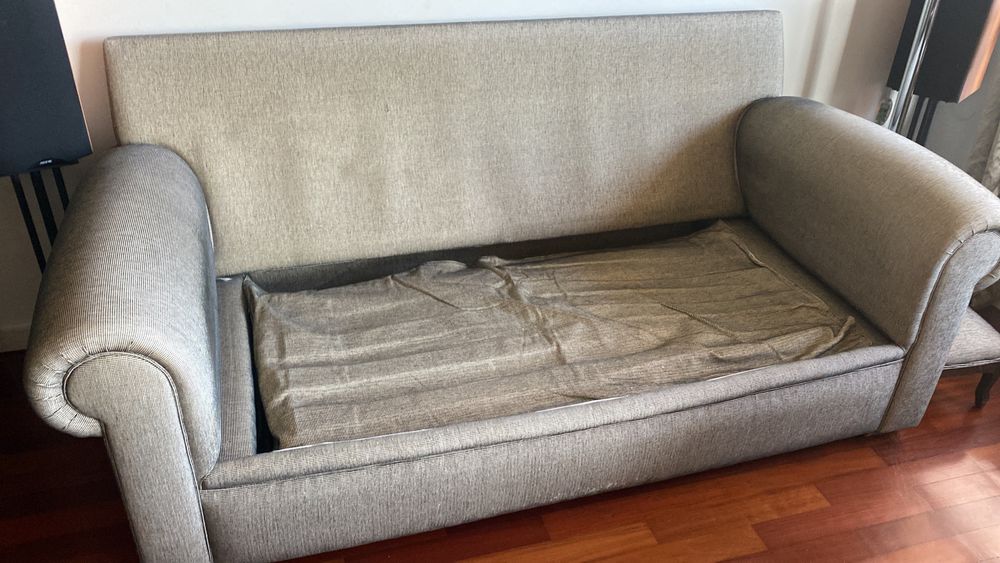 Sofá cama até 3 lugares como novo