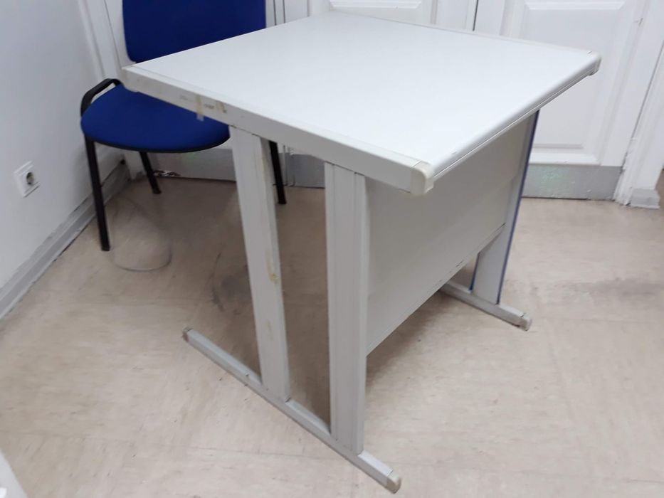 2 SECRETÁRIAS RALL Águeda, Impecáveis. Muito leves e duradouras. Unid.