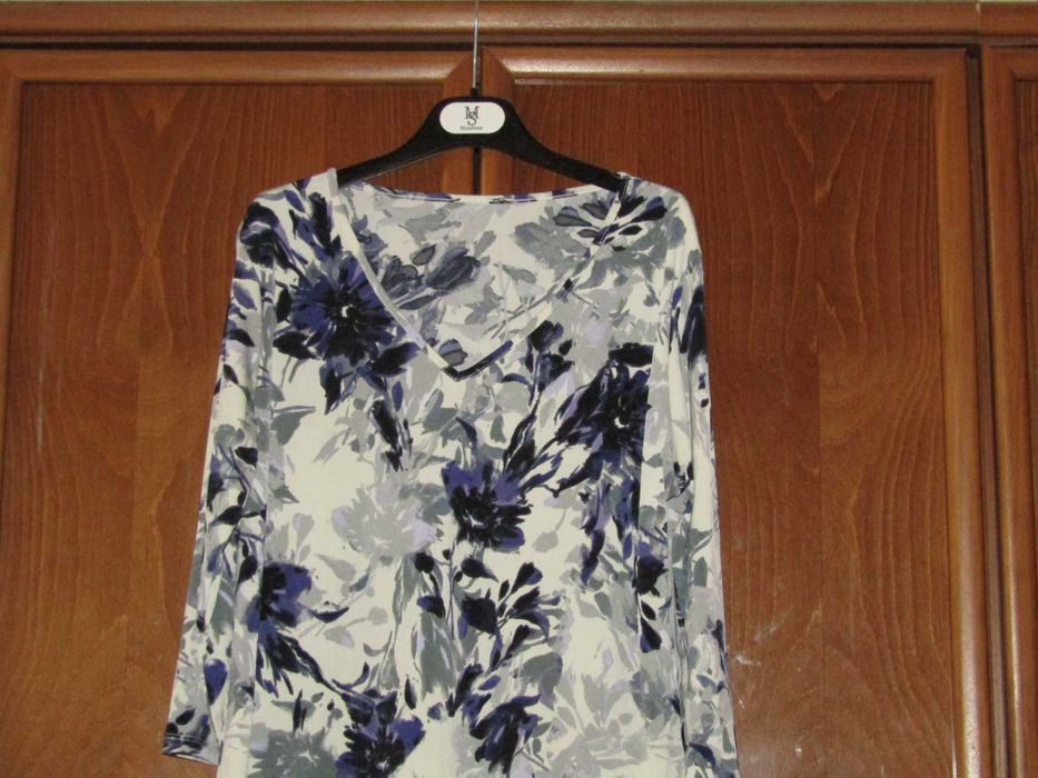 Эффектный яркий свитер ,  джемпер , блузон  .  Большой размер