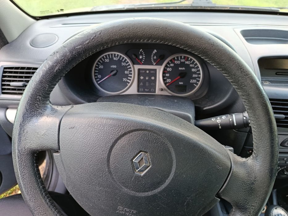 Sprzedam Renault Clio 2003r