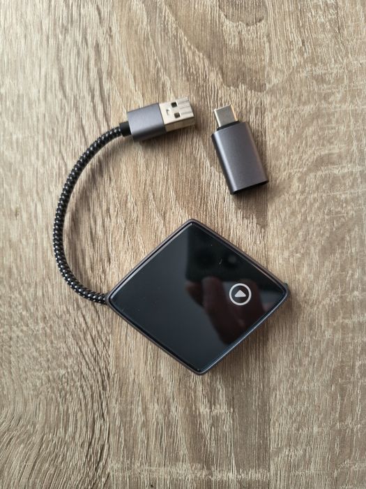 Bezprzewodowy adapter CarPlay