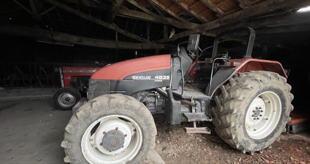 New Holland  4835 Ford