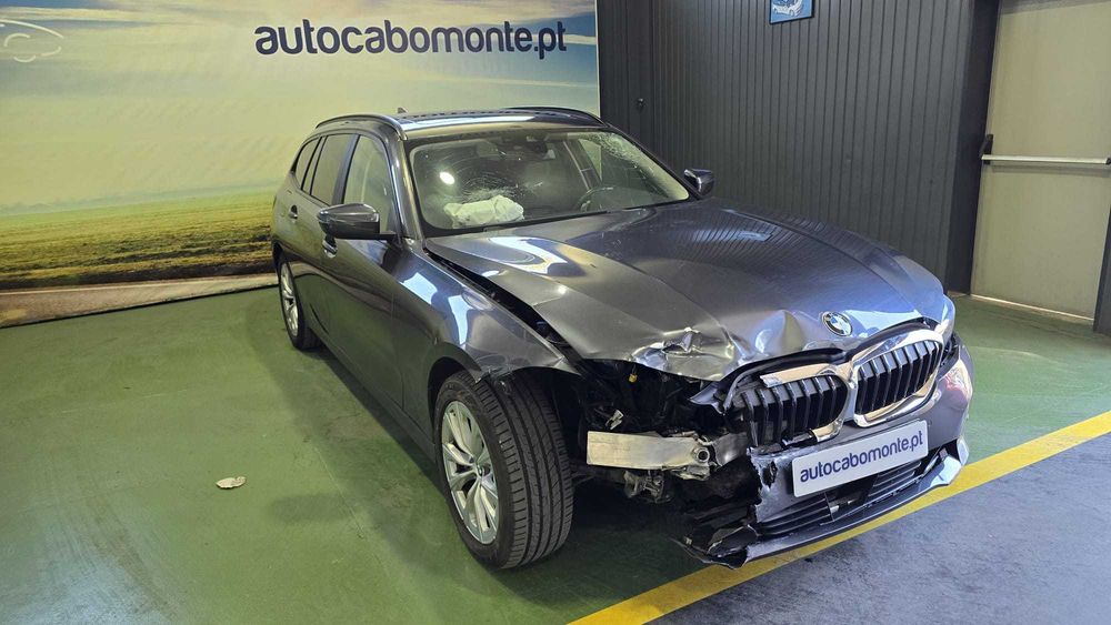 BMW 330 e Plug-IN - Salvado