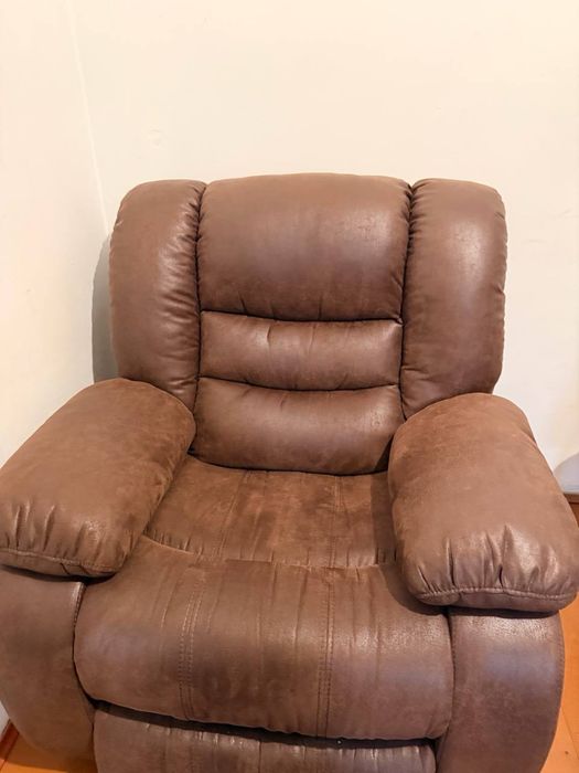 Продам дуже зручне крісло-реклайнер