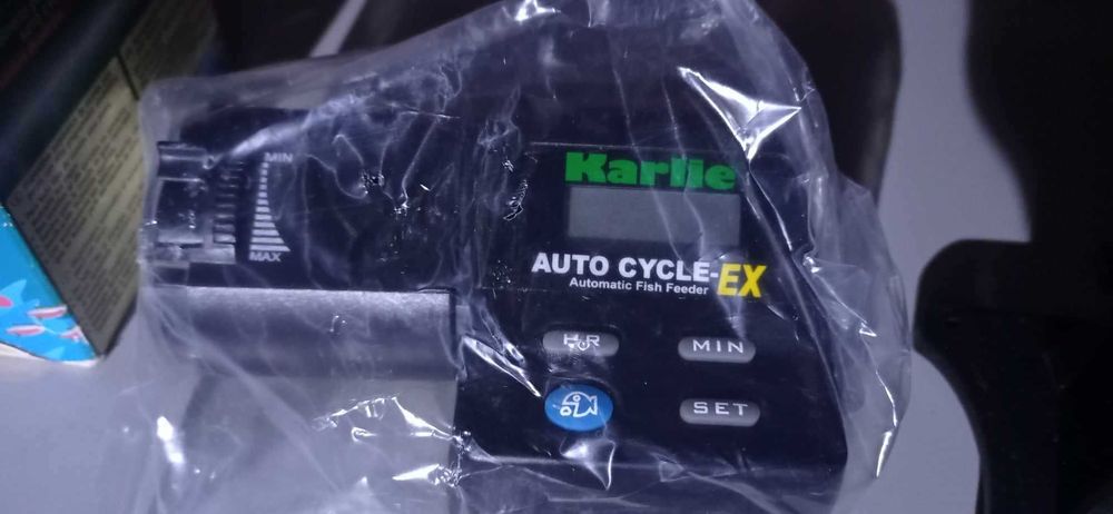 dispensador de comida aquários