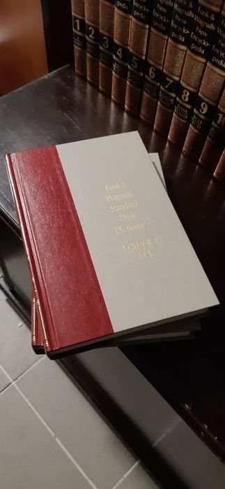 Funk & Wagnalls New Encyclopedia + Desk Dictionary + Yearbooks