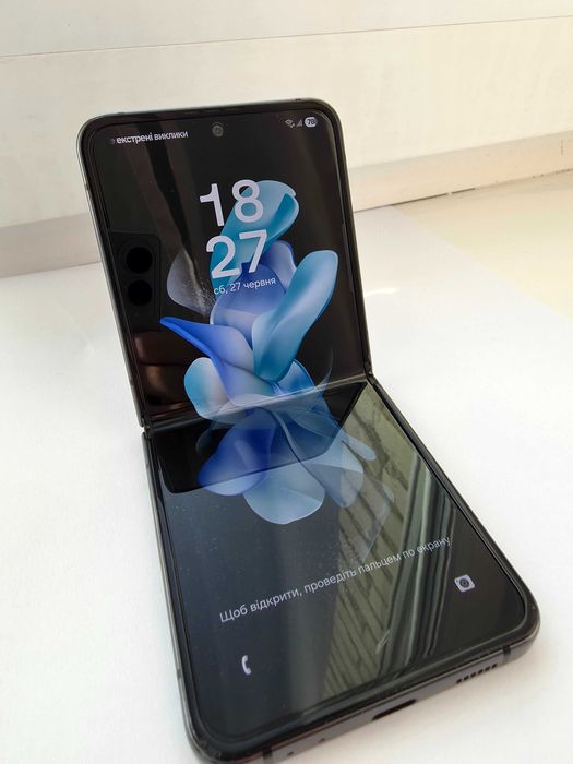 Смартфон Samsung Galaxy Flip4 8/512