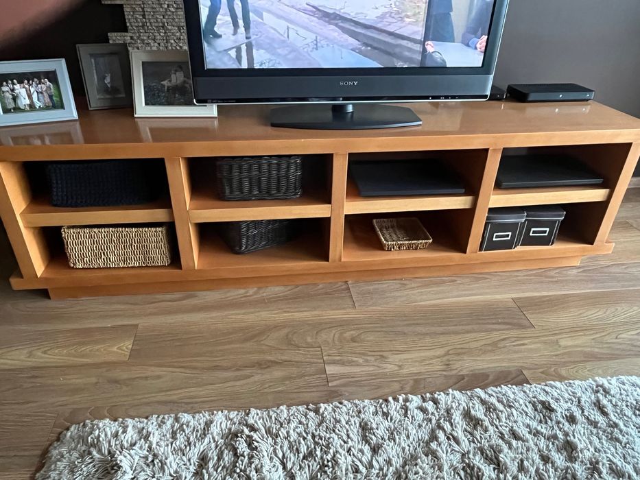 Stolik pod telewizor