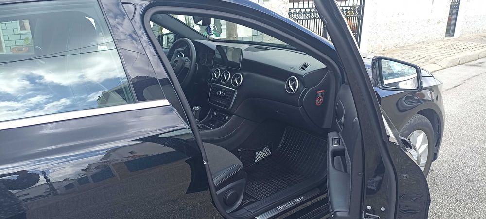 Mercedes A180 CDI STYLE - NACIONAL -com extras a destacar