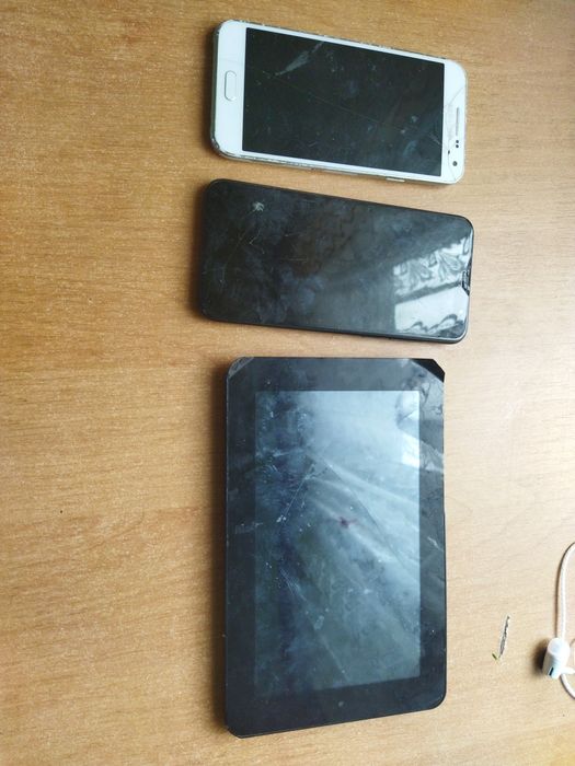 Продам телефоны и планшет