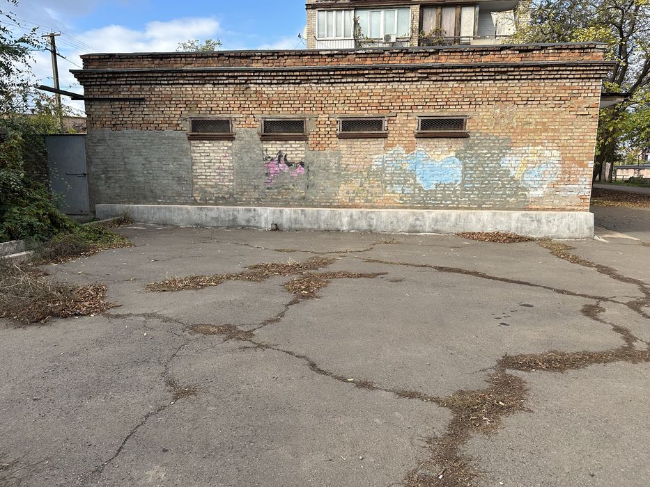 Гаражи, бокс, приміщення під СТО з тереторією, шиномонтаж