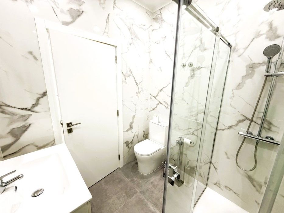 Apartamento T1 Renovado para Arrendamento no Centro de Santa Cruz -...