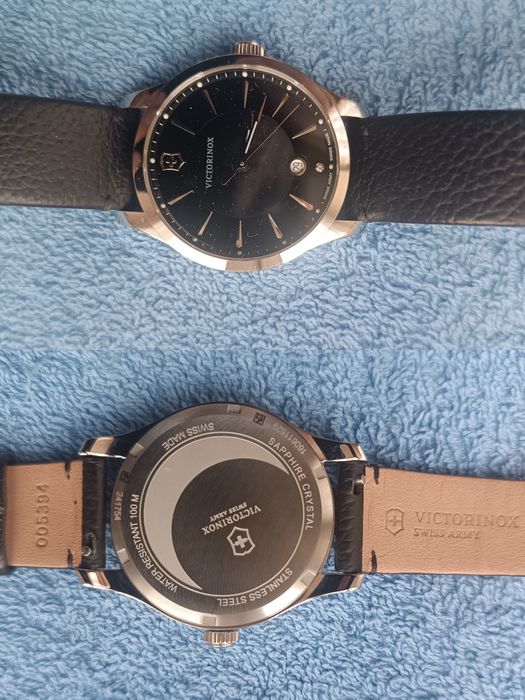 Часы  Victorinox