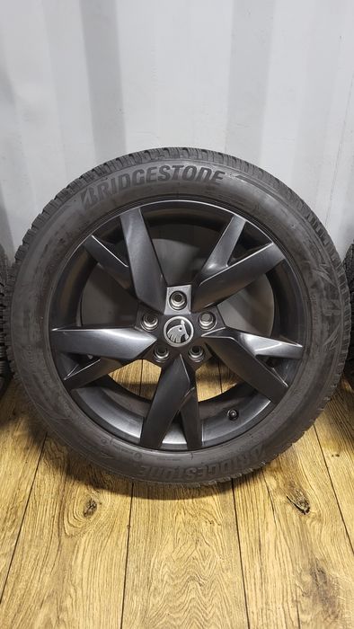 Felgi Skoda 17" 5x112 z oponami 205/55 R17 Octavia RS 4 3 IV Superb