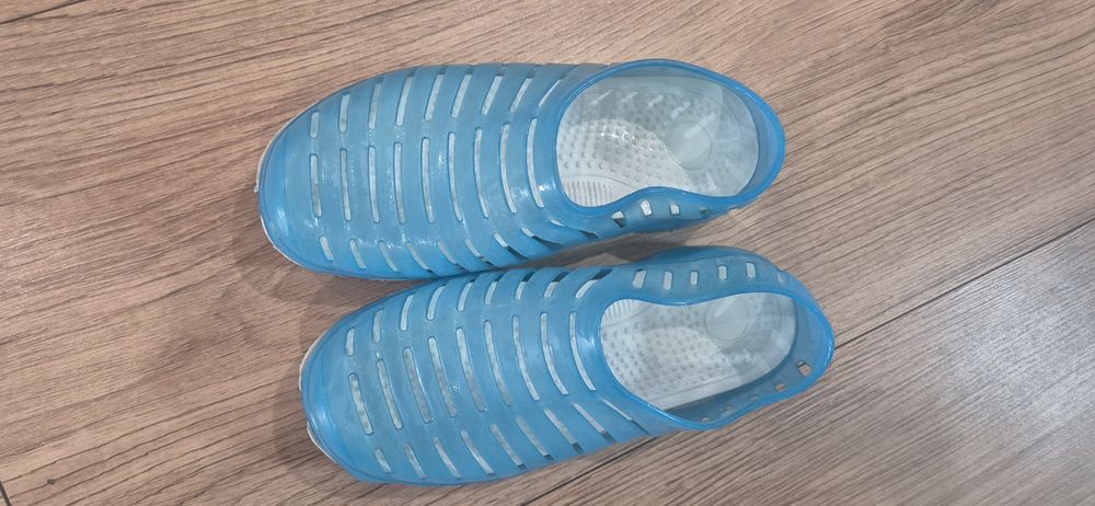 Buty na wode damskie