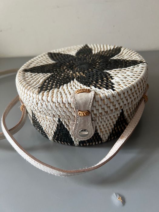 Сумка кругла з ротанга