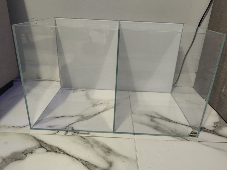Aquário 50x30x30 devido em 2 vidro extra claro