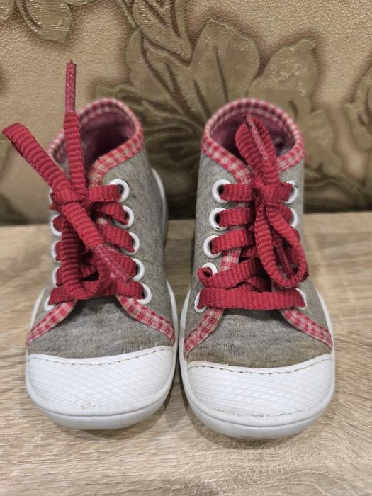 Продам дитячі трикотажні кеди для дівчинки