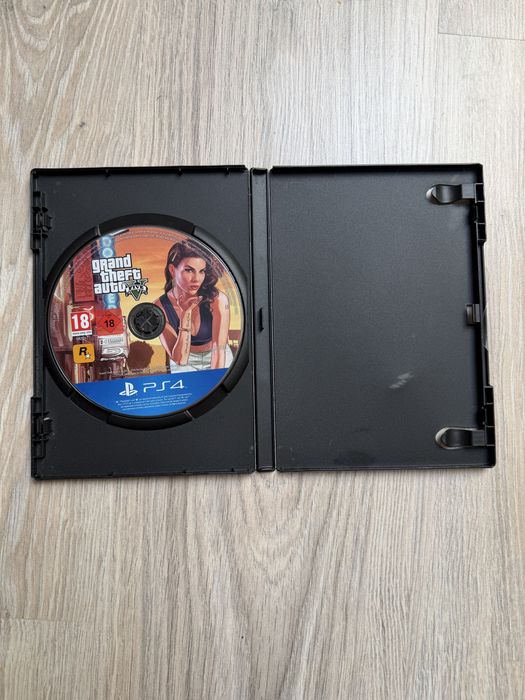 Na sprzedaż konsola PlayStation 4 + GTA V
