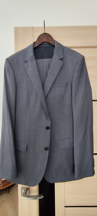 Чоловічий костюм класичний