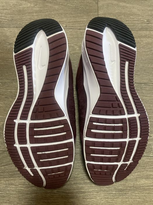 Кросівки жіночі Nike