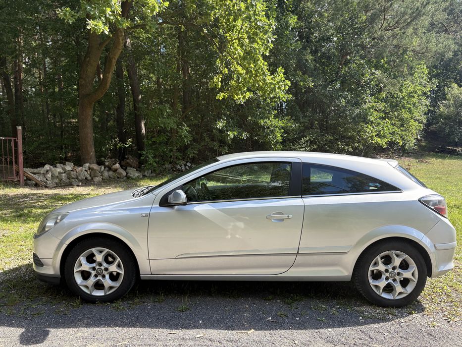Opel Astra H GTC 1.4