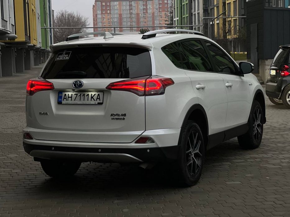 Toyota Rav4 Гібрид 2.5л 2016г