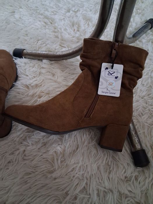 Nowe zamszowe botki
