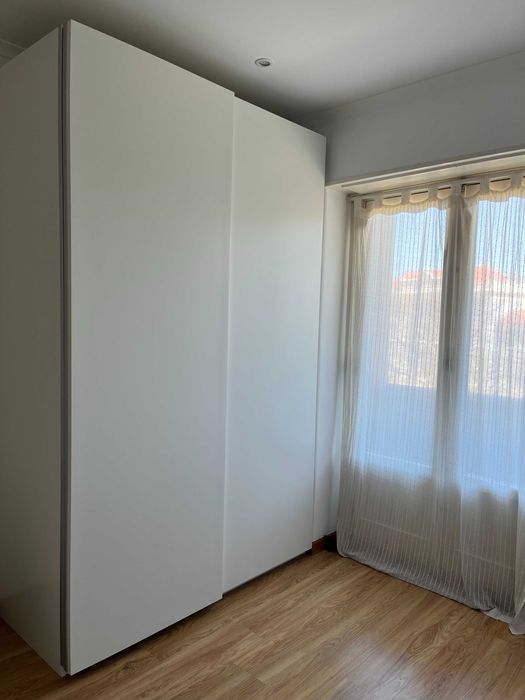 Roupeiro IKEA PAX, branco, com portas de correr