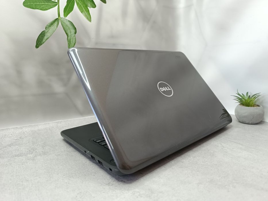 Ноутбук Dell Latitude 3380/i3-6006U/8 ГБ DDR4/SSD 256 GB/13.3 " HD