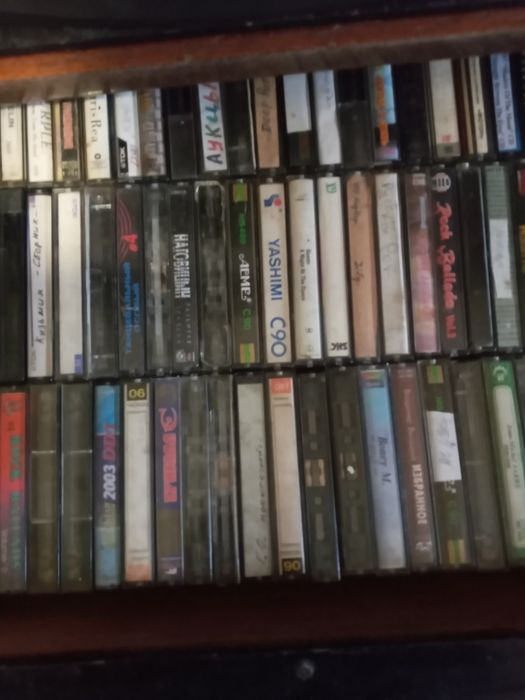 Продам аудиокассеты бу