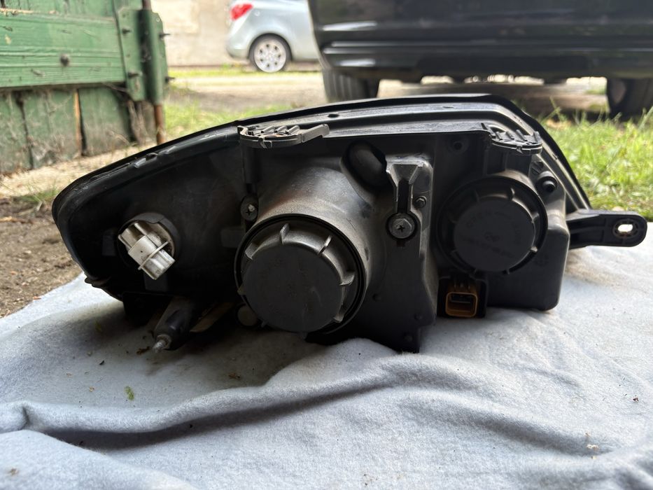 Hyundai Coupe GK Tiburon 2002–2004 lampy przód L+P oryginał