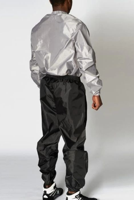 Sauna leon suit stock