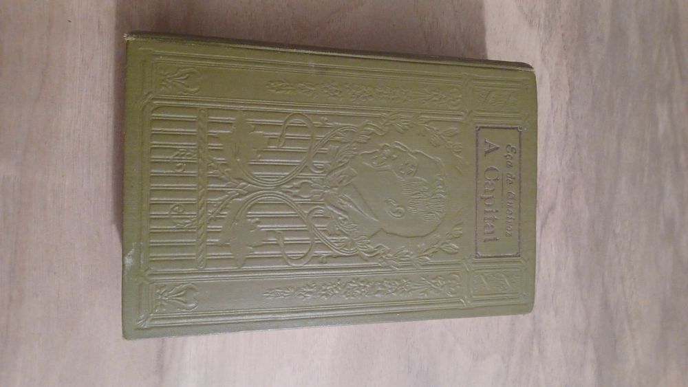 Livro "A Capital" de Eça de Queiroz de 1925