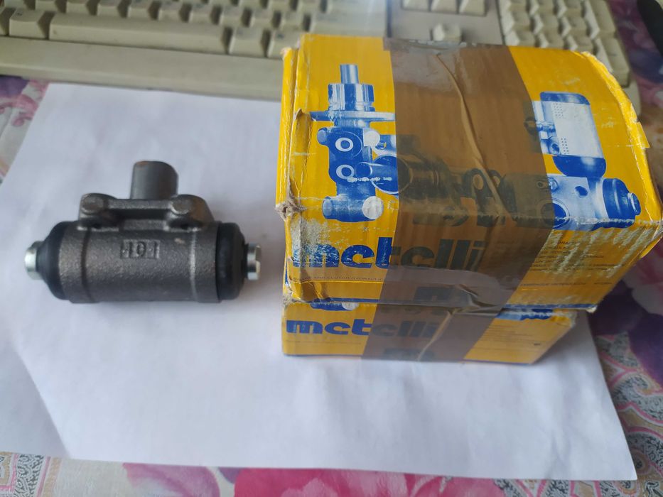 Цилиндр тормозной задний Ford Transit / Nissan Cabstar. (цена за 2 шт)