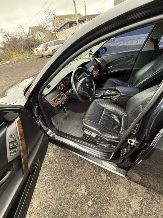 Продам BMW E60 2.5 АКПП гбо газ бензин
