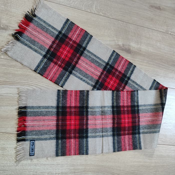 Szalik z wełny w kratkę
