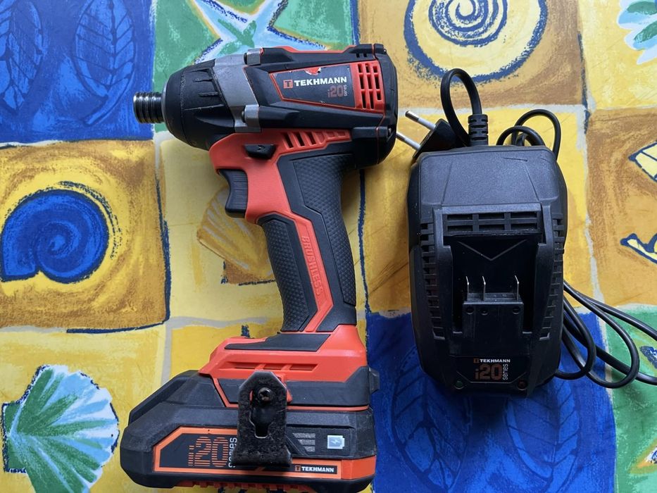Гвинтоверт акумуляторний Tekhmann TCD-200/i20 BS