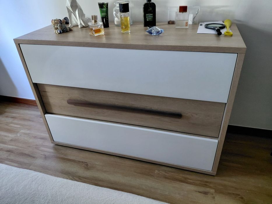 Cama + colchão  + comoda