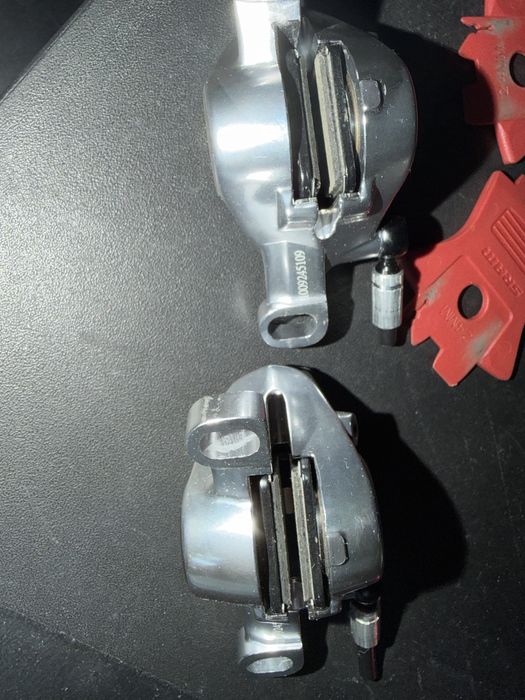 Zaciski hamulcowe hydrauliczne SRAM RED