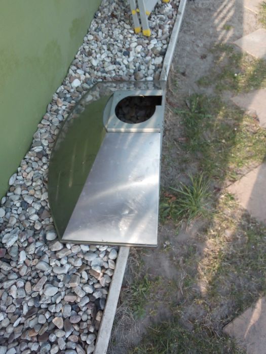 Daszek do grila lub wędzarni z blachy kwasówki
