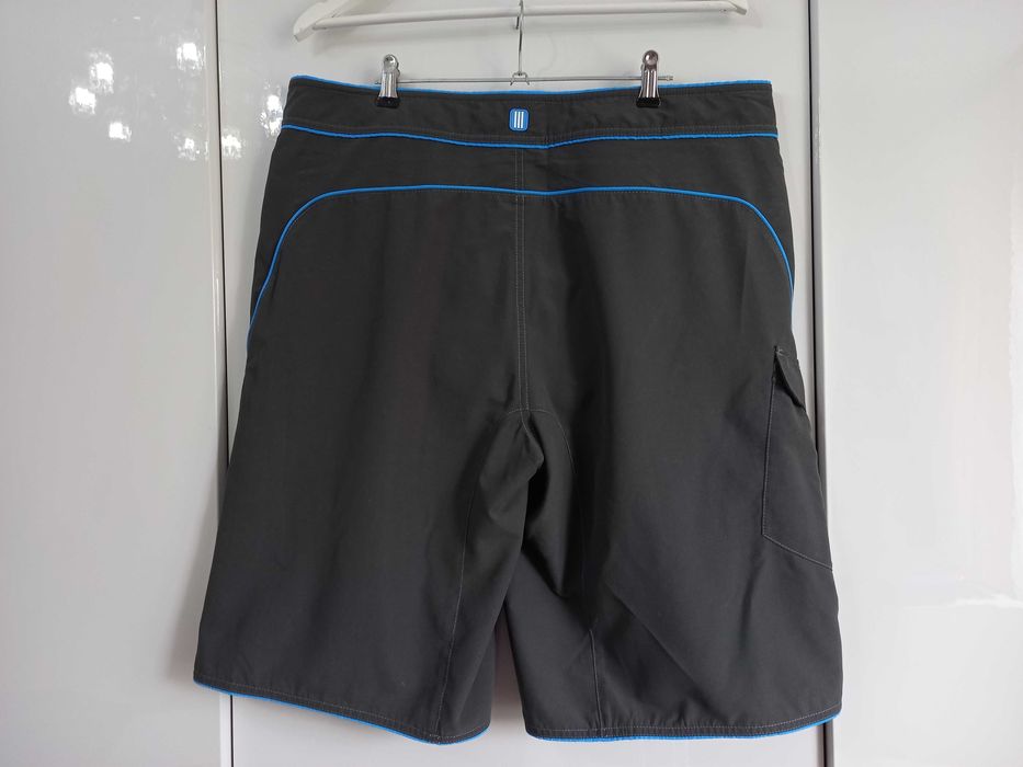 Adidas р. L - XL 48 - 50 пляжные  спортивные шорты