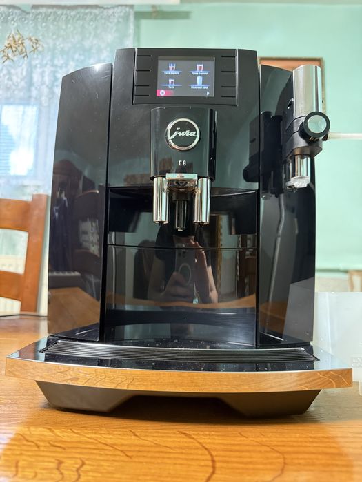 Кавомашина Jura E8 (EB) Piano Black