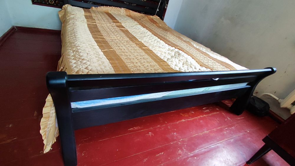 Ліжко двоспальне 180/200 бу