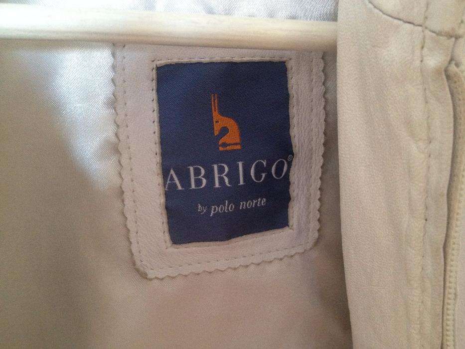 Casaco de cabedal branco de senhora