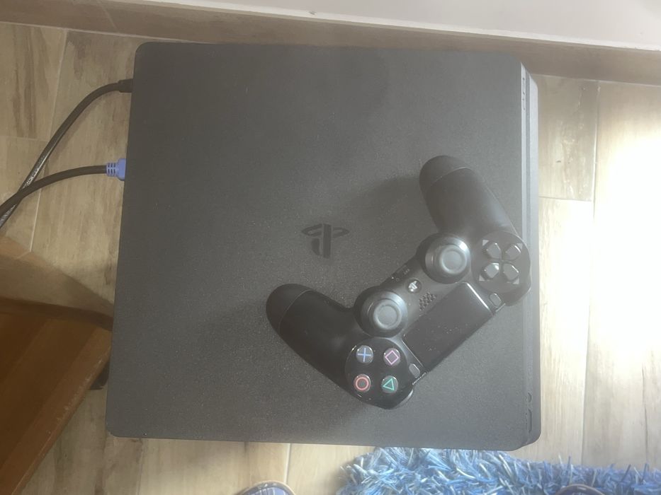 Ps4 Slim 500Gb (408Gb) + comando + 3 jogos