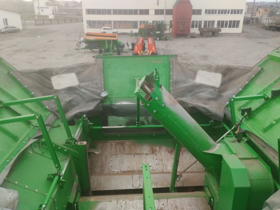 Комбайн John Deere S690i Продаж